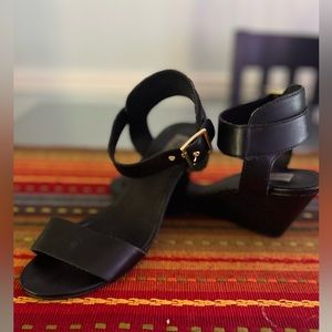 Steve Madden buckled wedge shoes